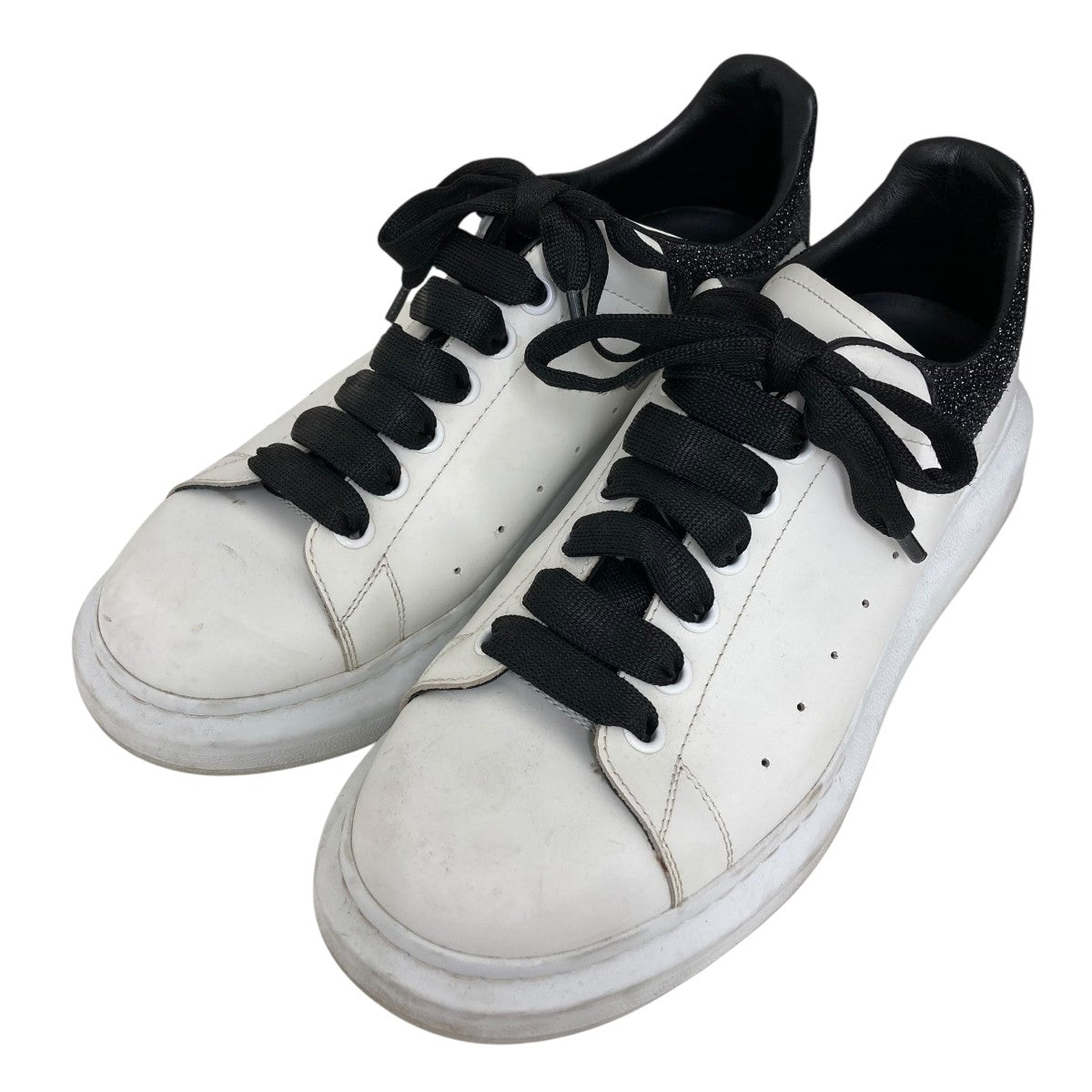 OVER SIZED SNEAKER