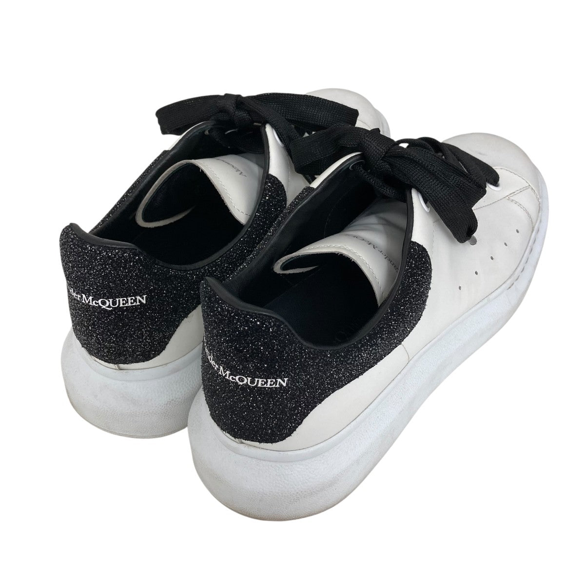 OVER SIZED SNEAKER