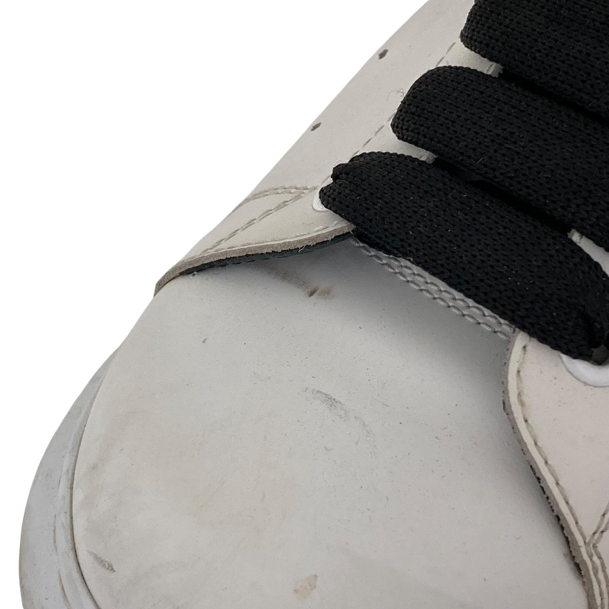 OVER SIZED SNEAKER