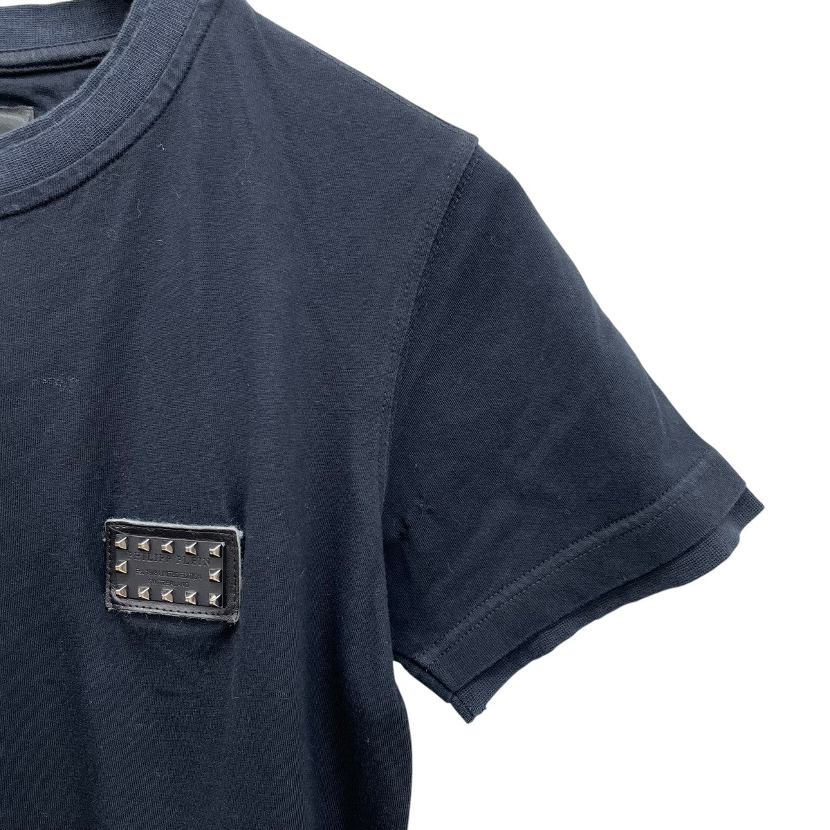 スタッズプレート付きTシャツ