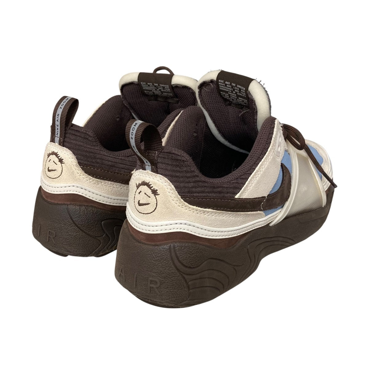 Travis Scott × Nike Zoom Field Jaxxスニーカー