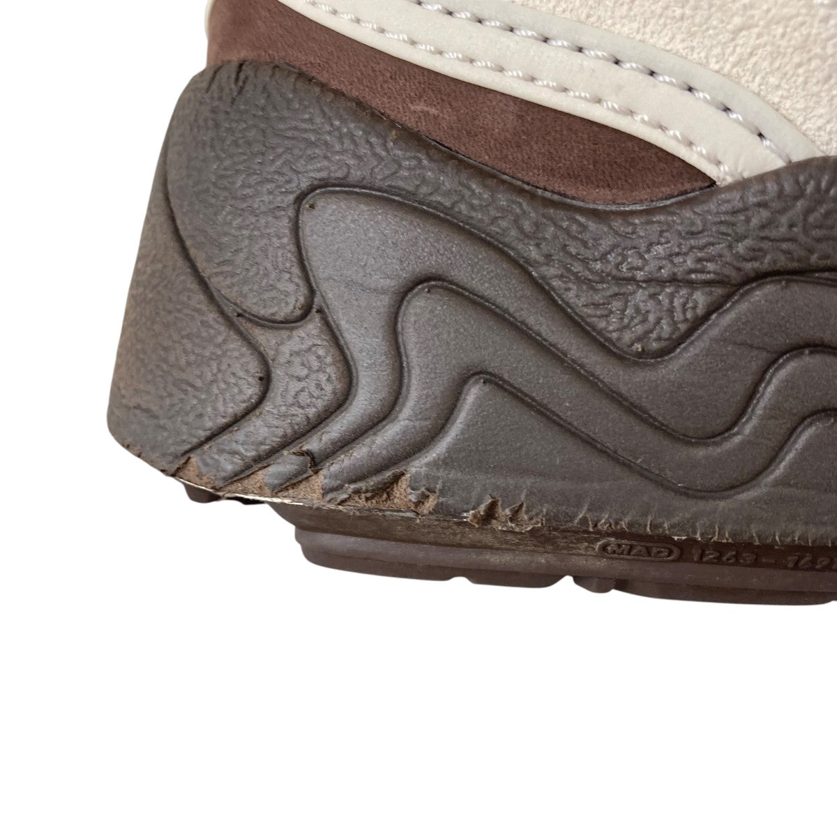 Travis Scott × Nike Zoom Field Jaxxスニーカー