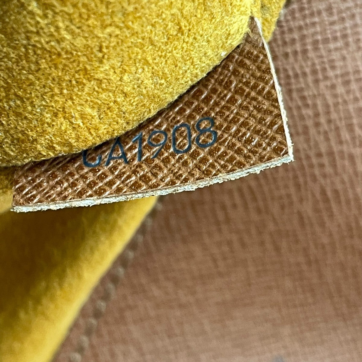 LOUIS VUITTON(ルイヴィトン) ミュゼットサルサショートストラップ