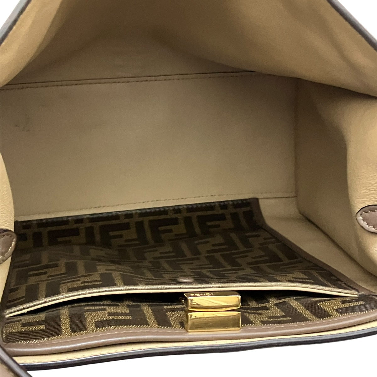FENDI ピーカブーエックスライト ミディアムショルダーバッグ8BN310 古着・中古-7枚目のアイテム画像