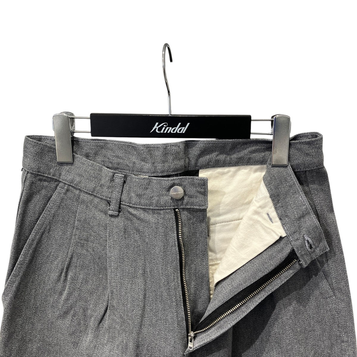 Colorfast Denim Two Tuck Tapered PantsデニムパンツGM251-40216B