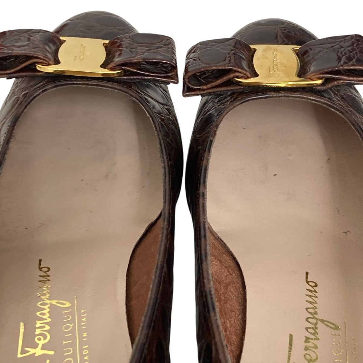 Salvatore Ferragamo(サルヴァトーレフェラガモ) 型押し ヴァラ