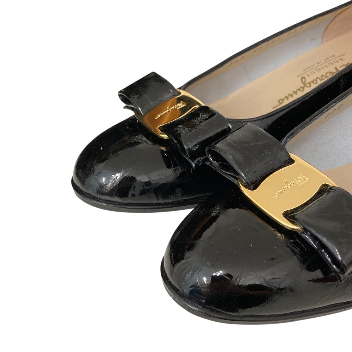 Salvatore Ferragamo(サルヴァトーレフェラガモ) VARAパンプス53383