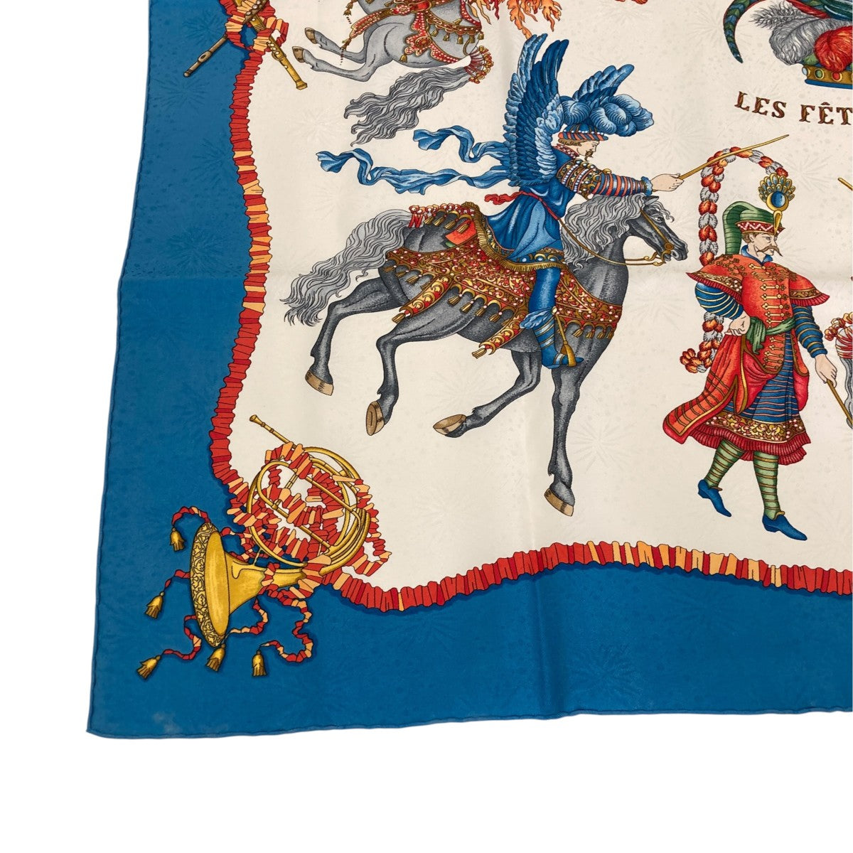 カレ90 LES FERES DU ROI SOLEIL  太陽の祝典スカーフ