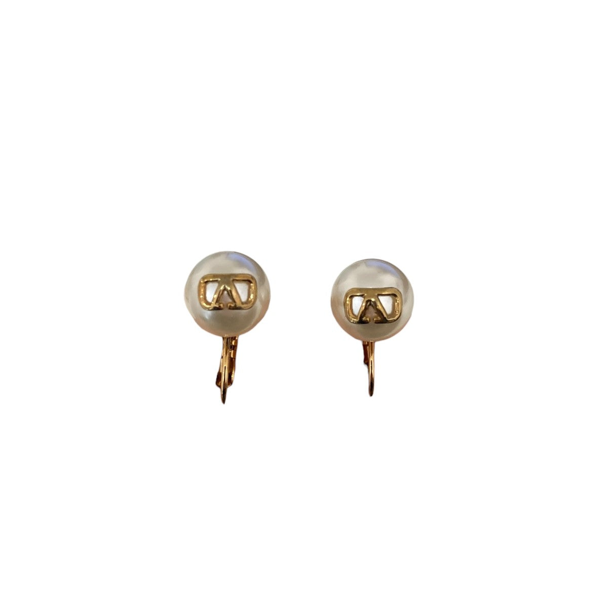 Vロゴ フェイクパール シグネチャーピアス2J0E35 UXM