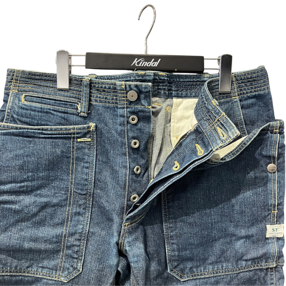 デニムパンツ