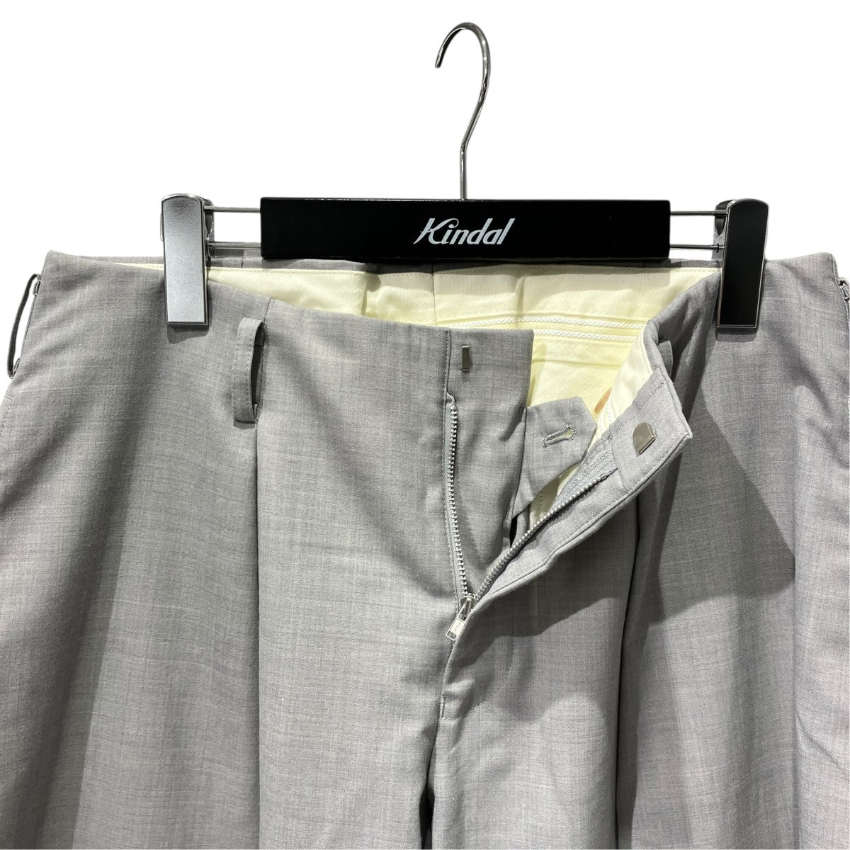 Pleated Curved-Hem PantsパンツPQ-P024