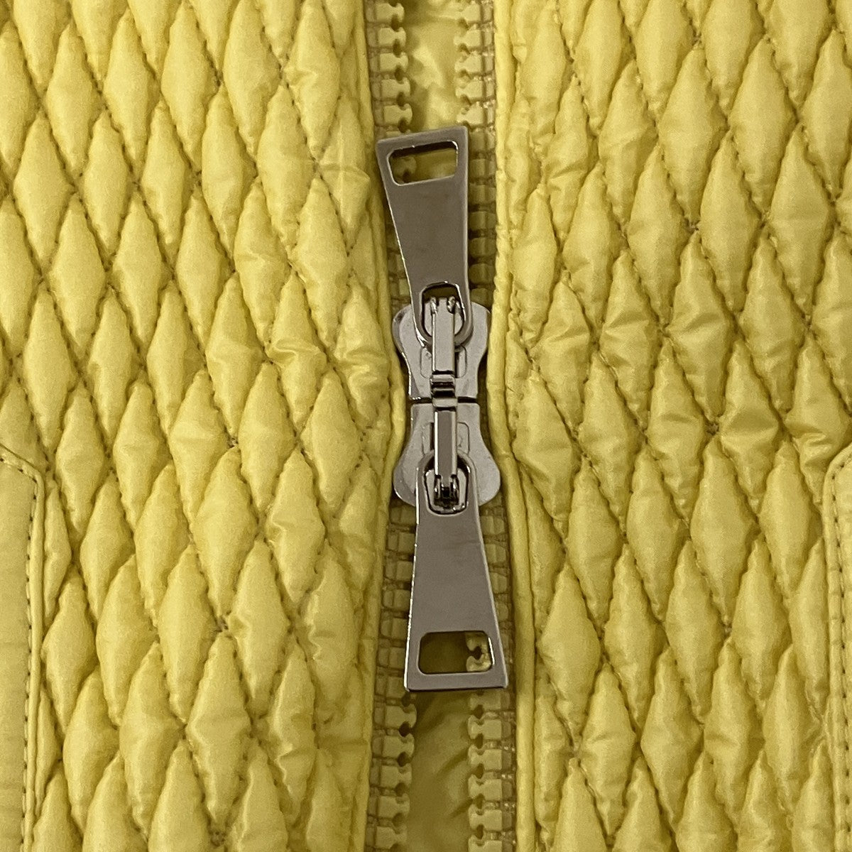 MONCLER Apront Diamond Quilted Short Down JacketダウンジャケットH20931A00018 古着・中古-8枚目のアイテム画像