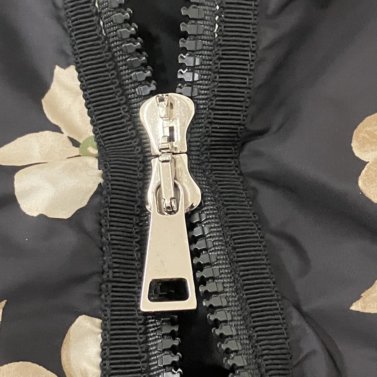 MONCLER coryphene giubbotto花柄ナイロンジャケットB10934617105 古着・中古-6枚目のアイテム画像