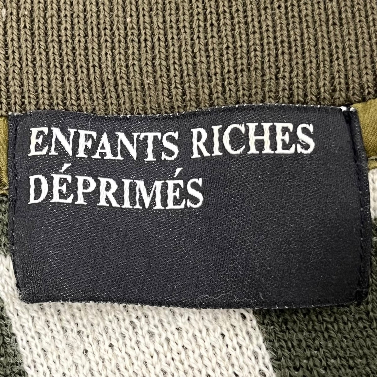 ENFANTS RICHES DEPRIMES(アンファン リッシュ デプリメ) VネックニットTシャツ グリーン サイズ  S｜【公式】カインドオルオンライン ブランド古着・中古通販【kindal】