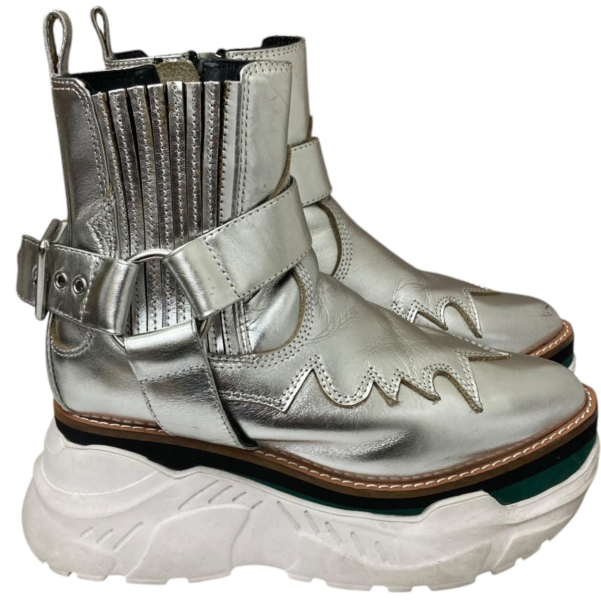 ハイカットスニーカー