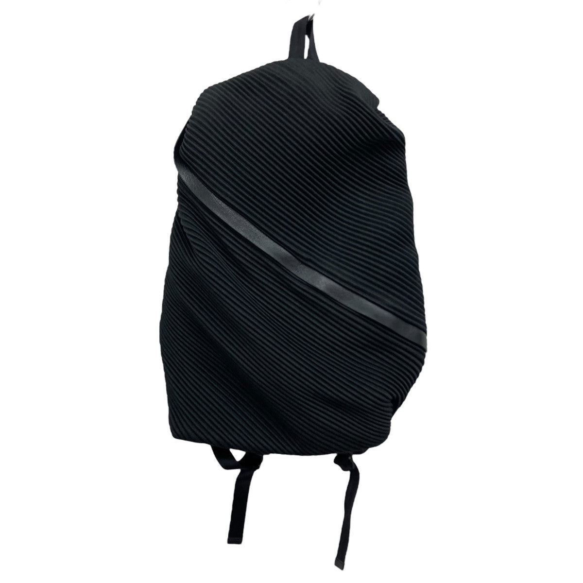 PLEATS PLEASE ISSEY MIYAKE（プリーツプリーズイッセイミヤケ