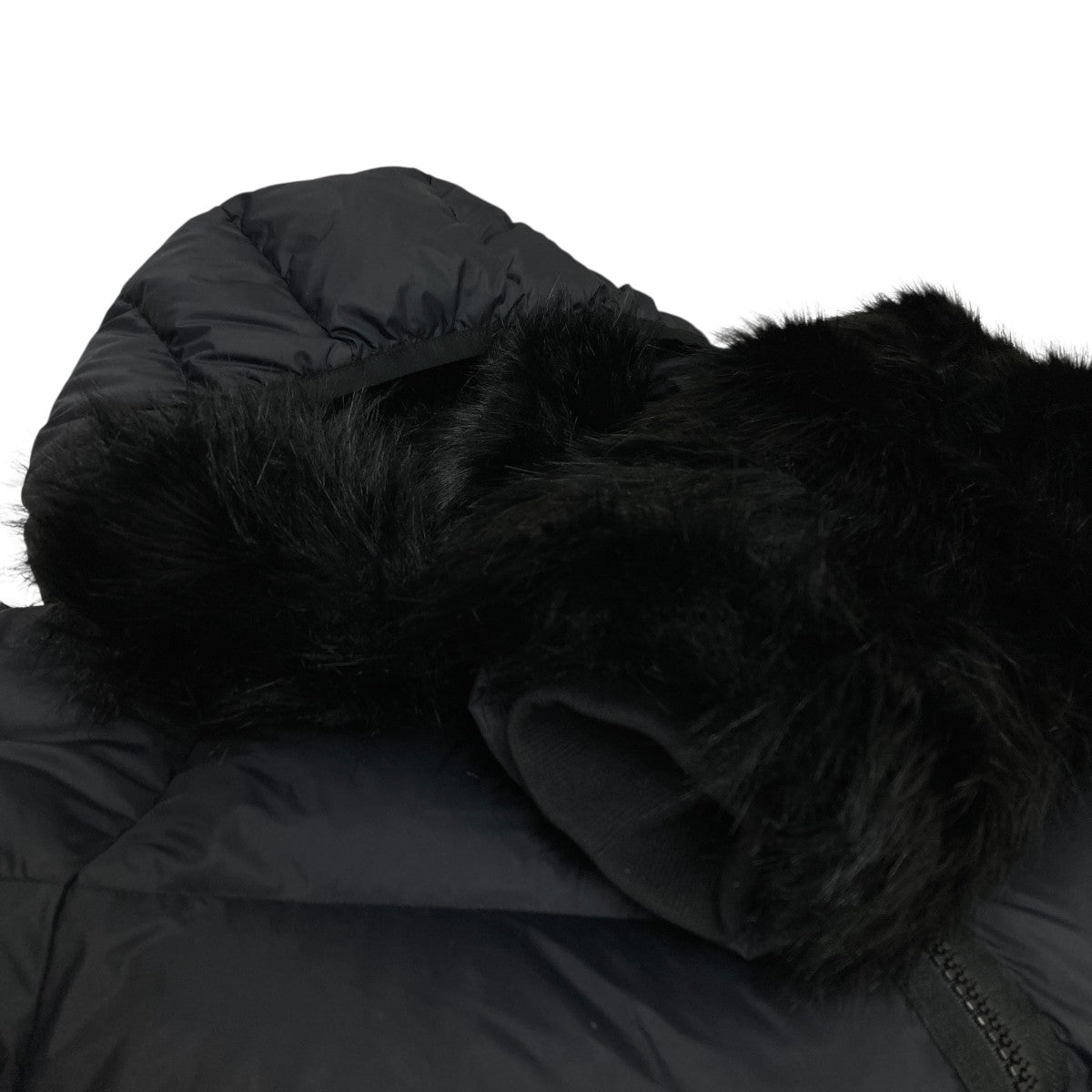 SACAI ダウンジャケット フェイクファー付き sacai（ダウンジャケット）のフリマアイテム一覧