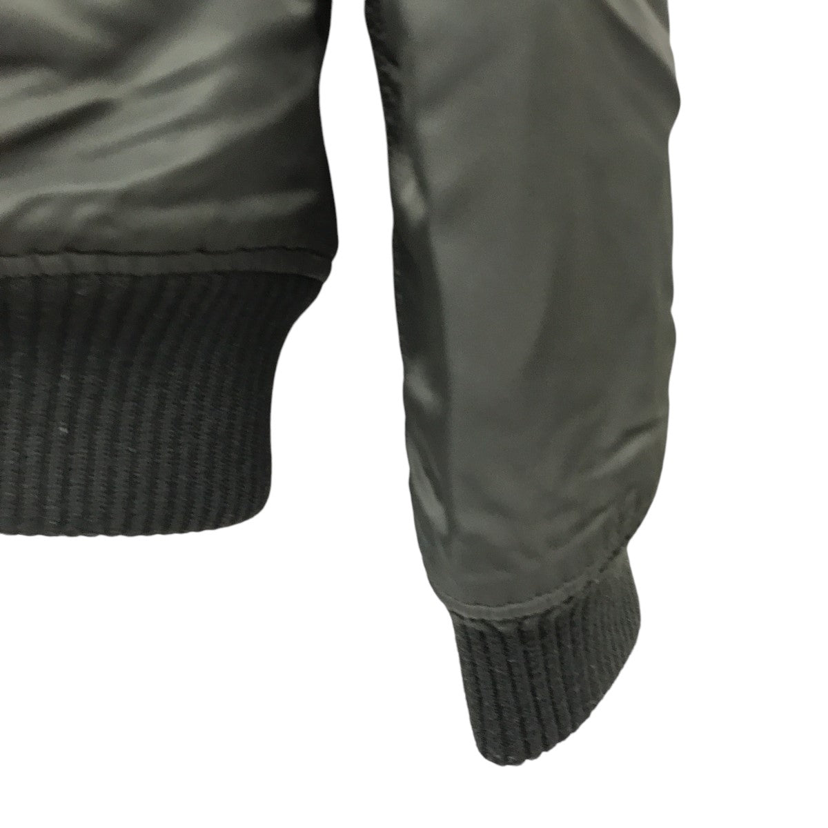 ボンバージャケット