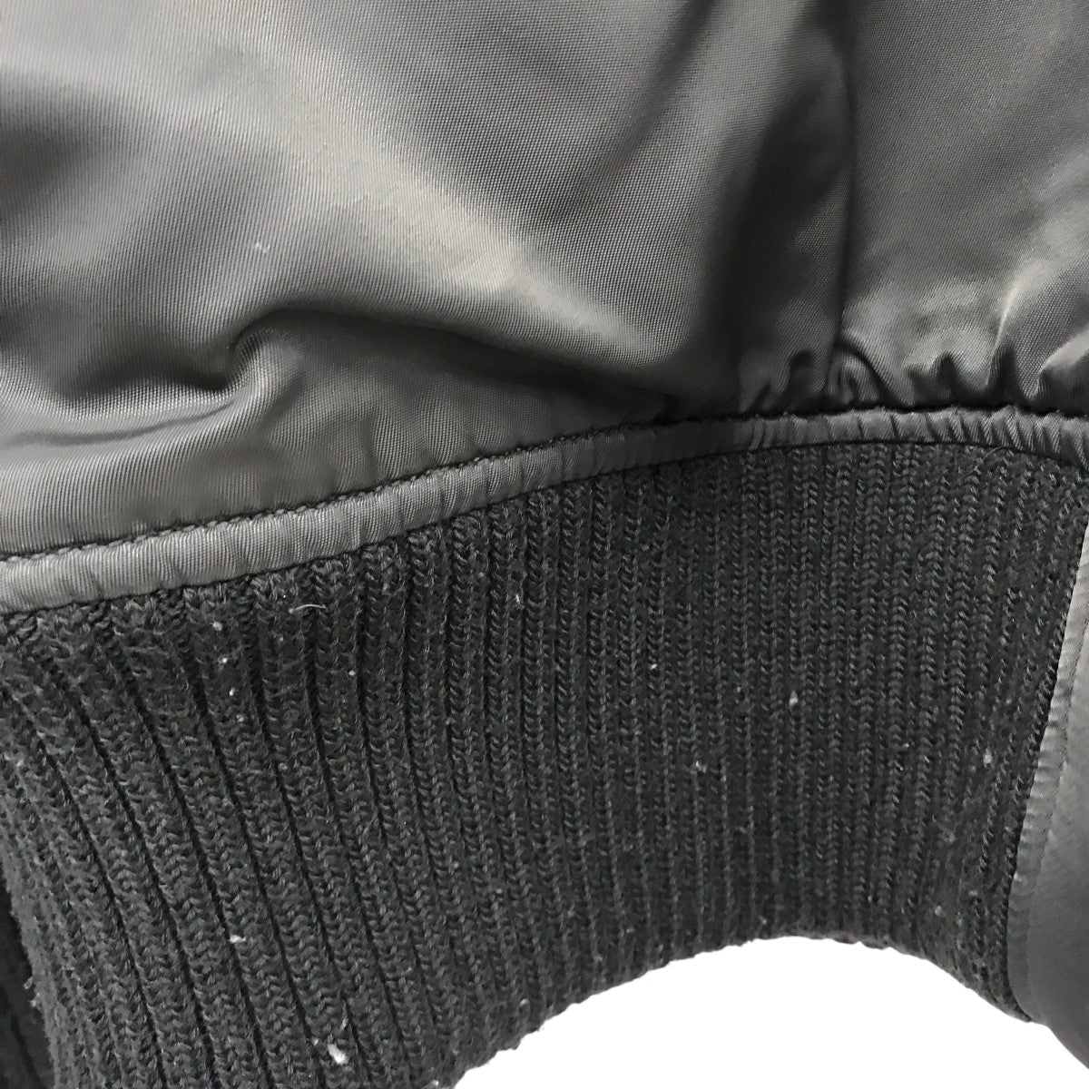 ボンバージャケット