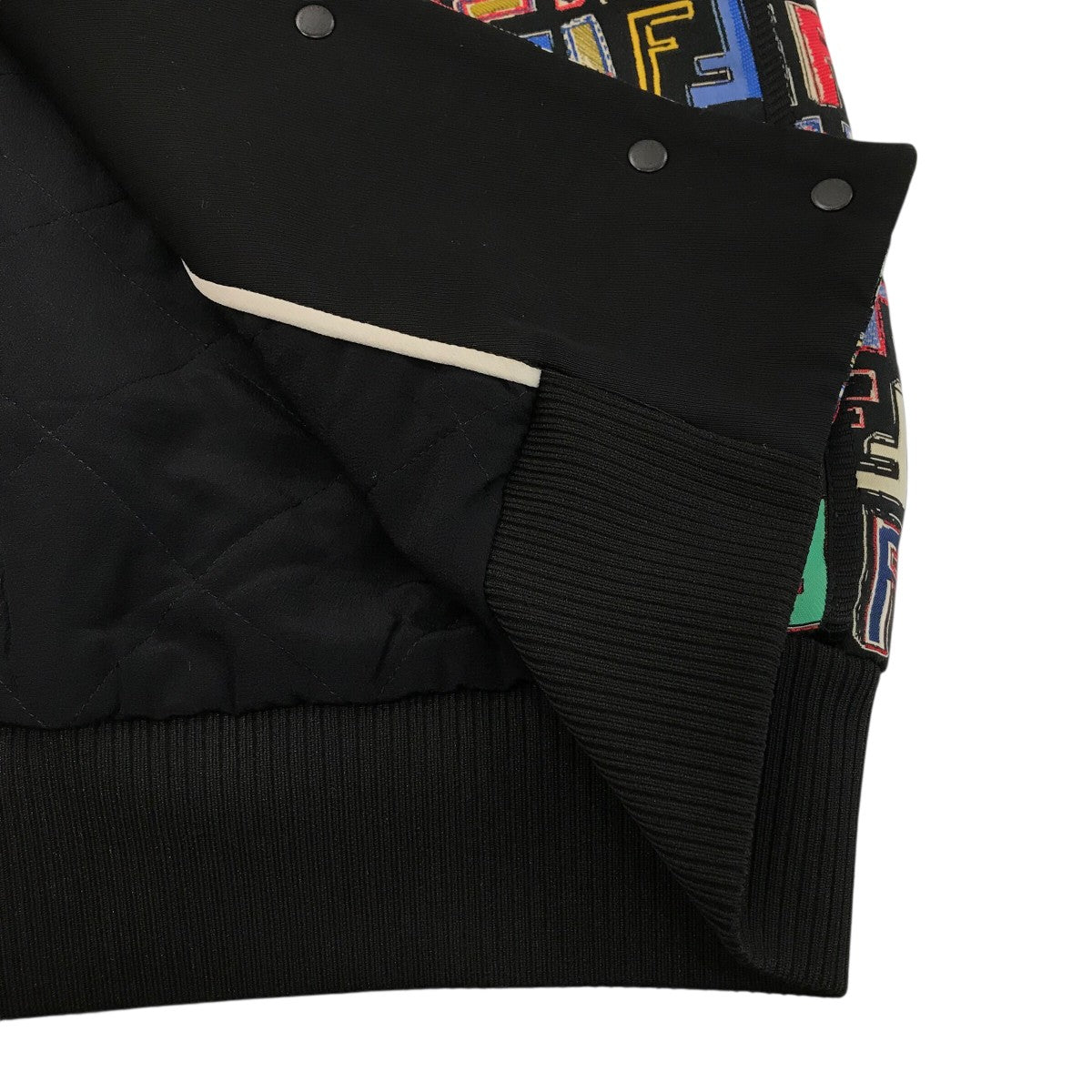 FENDI ブルゾンFJ6821 A1EA 古着・中古-5枚目のアイテム画像