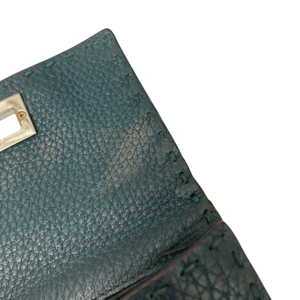 FENDI(フェンディ) ピーカブーレザーウォレット ネイビー