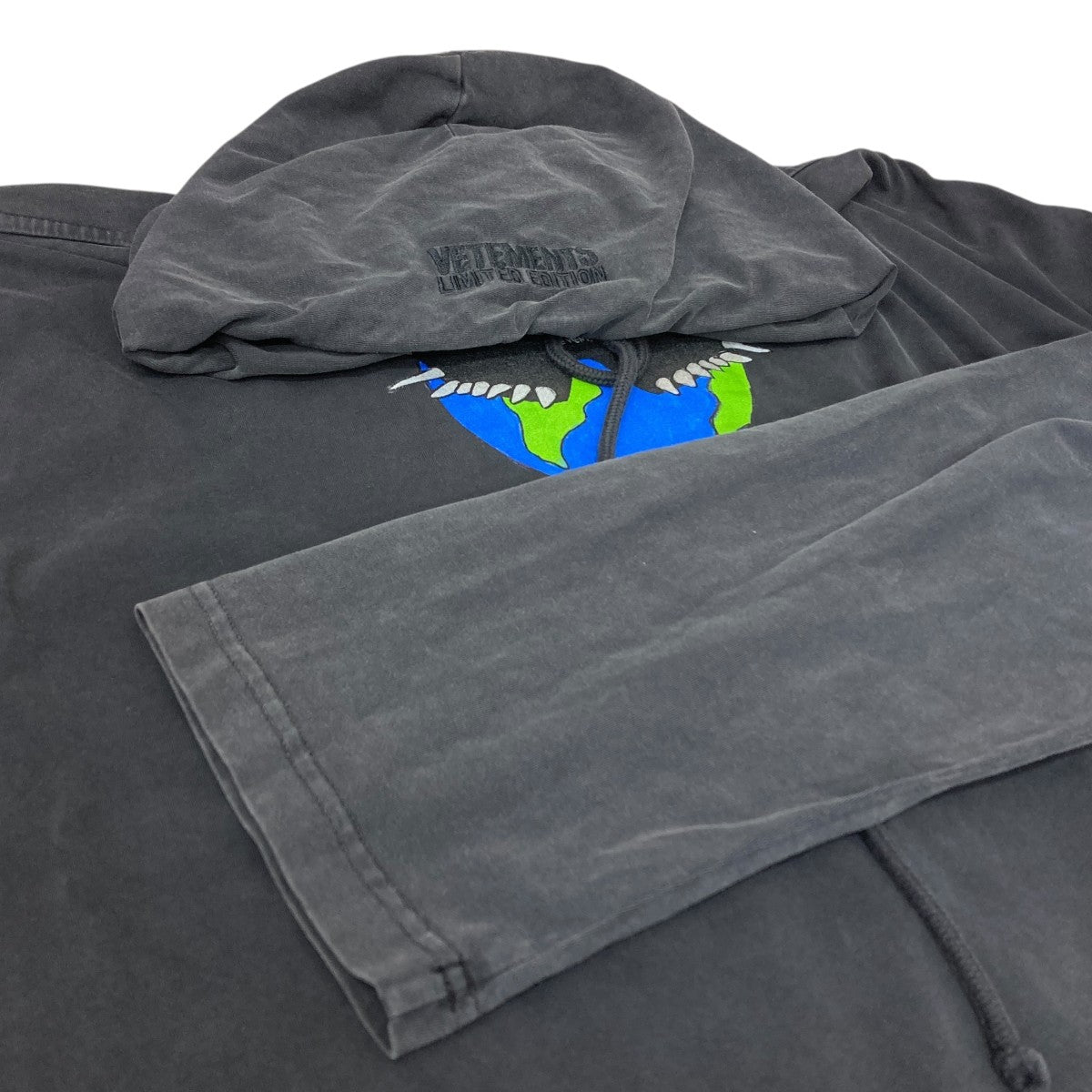 VETEMENTS(ヴェトモン) 25SSMAKE EARTH COOL AGAIN パーカー