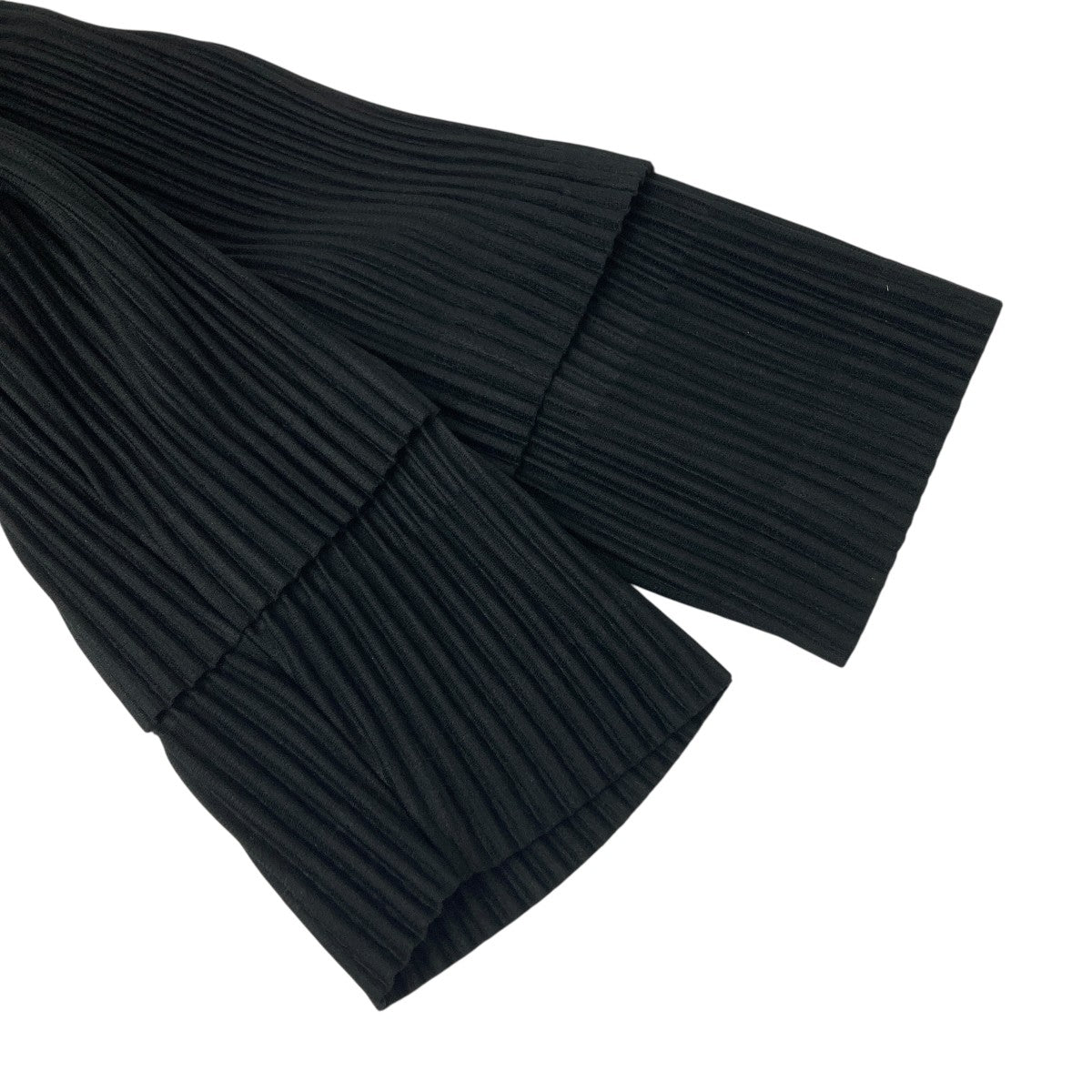 HOMME PLISSE CARGO セットアップ　ブラック HOMME PLISSÉ ISSEY MIYAKE Pleats June Cargo Pant Black – LESS 17