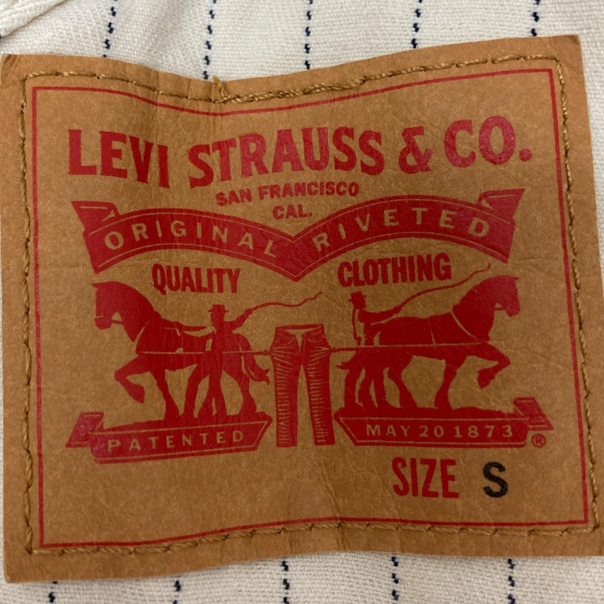 Levi's オーバーオール サイズL ストライプ　【新品・未使用】　ベージュ LEVI'S(リーバイス) ストライプオーバーオール PC9-79107-0013