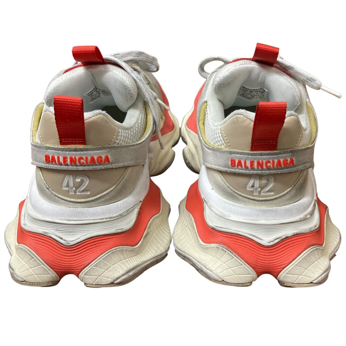 ✴︎バレンシアガ✴︎ Mingyu wore Balenciaga Coat in Gimpo International Airport (231111