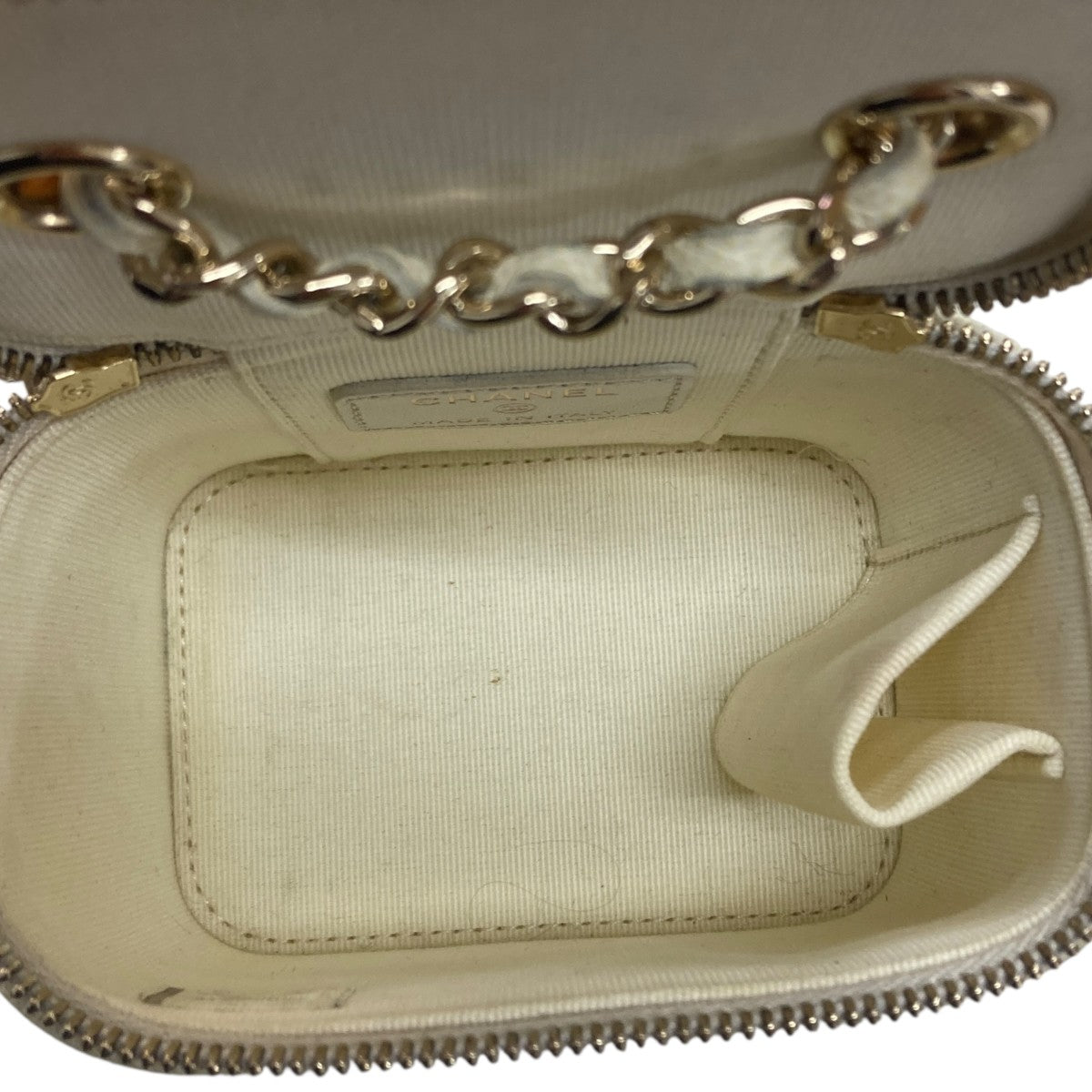 CHANEL(シャネル) ミニバニティキャビアスキン チェーン