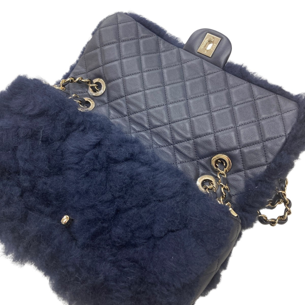 CHANEL(シャネル) シアリングラムスキンチェーンショルダーバッグ 28