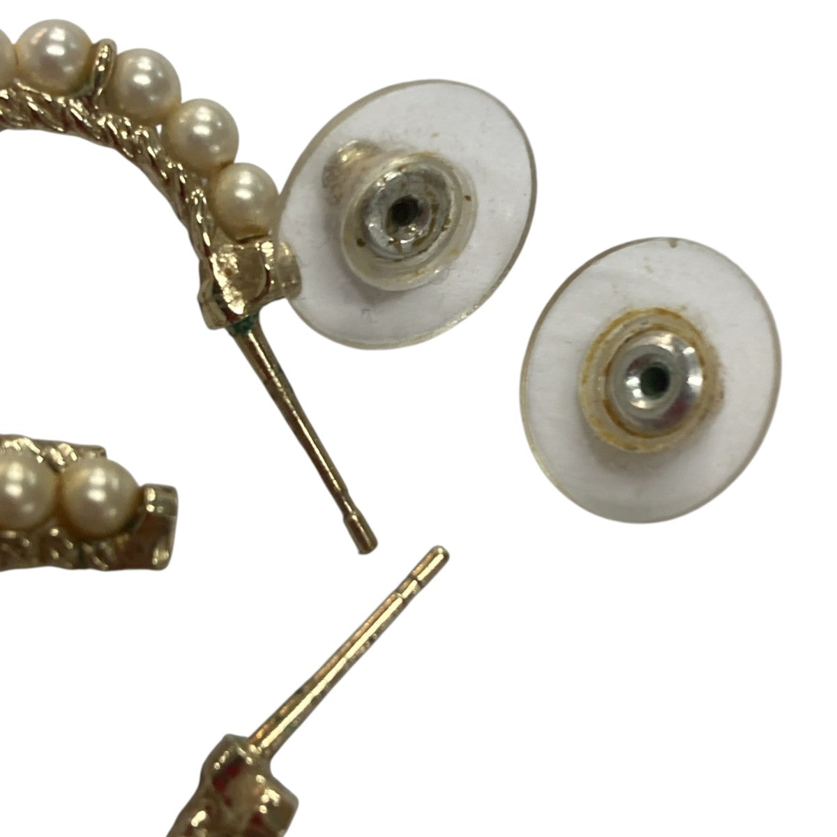 CHANEL パール付きフープピアス CHANEL(シャネル) パールモチーフフープピアス ホワイト×ゴールド