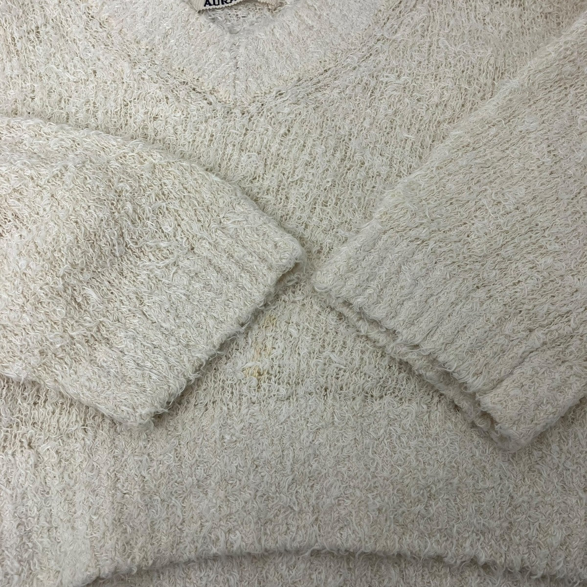 AURALEE LINEN COTTON MOLE KNIT V-NECK SHORT P O モールVネックニット 古着・中古-4枚目のアイテム画像
