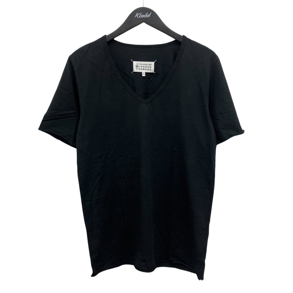VネックTシャツ