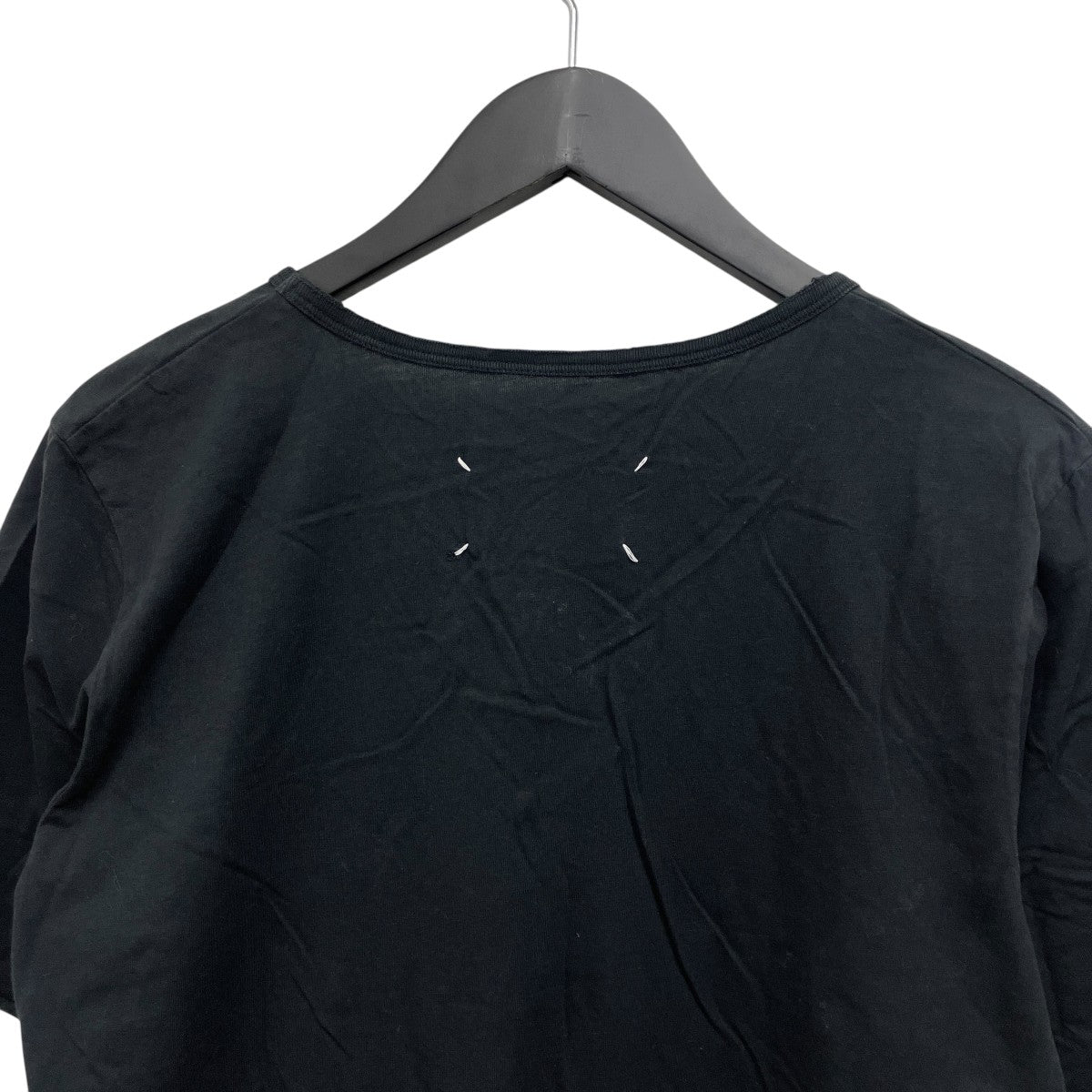 VネックTシャツ