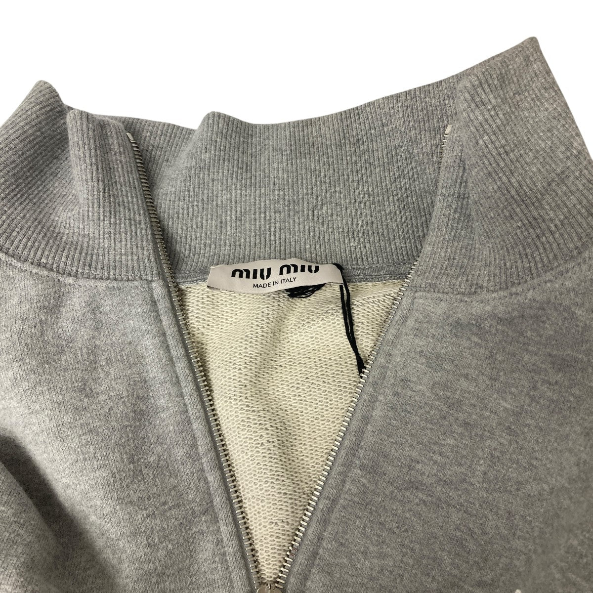 MIU MIU(ミュウミュウ) エンブロイダリーロゴジップアップブルゾン