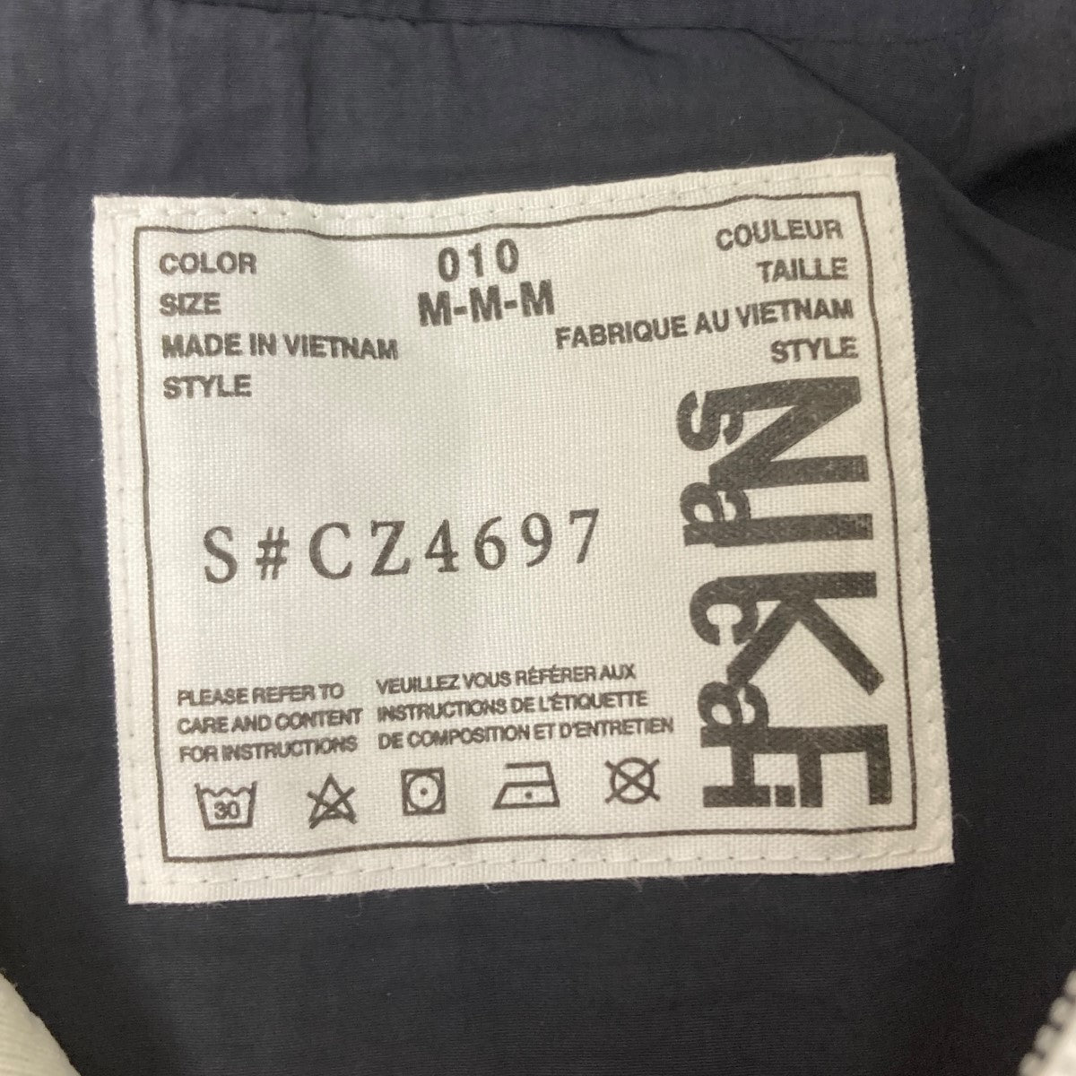 sacai×NIKE レイヤードジャケット CZ4697-010 ブラック×ホワイト