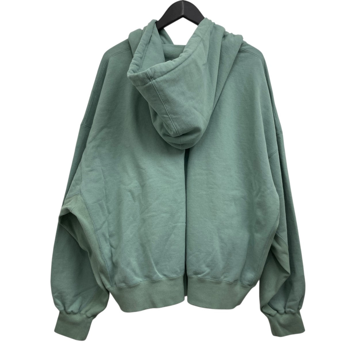 ジップパーカー