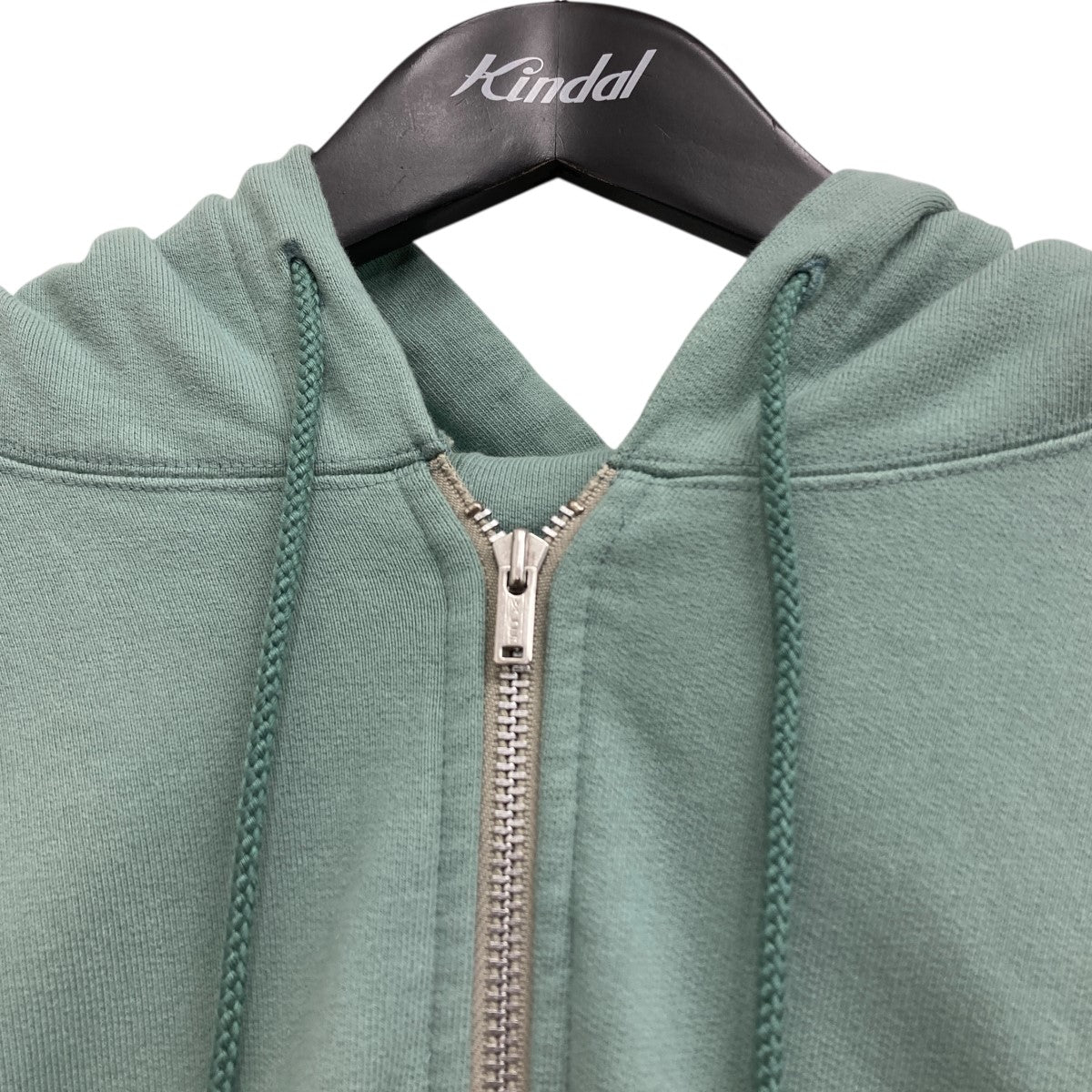 ジップパーカー