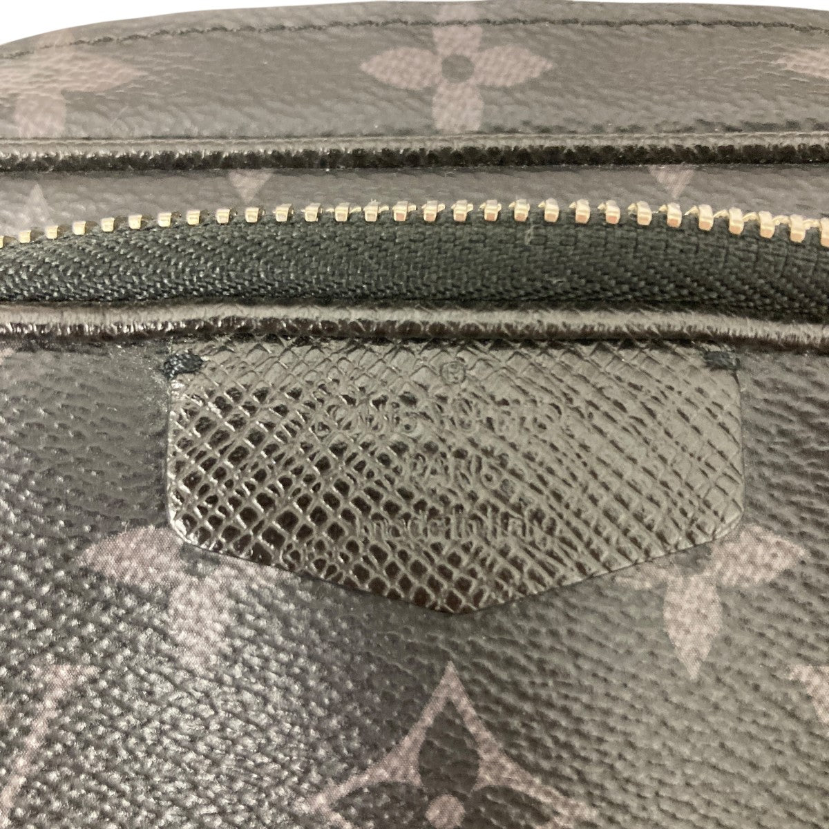 LOUIS VUITTON MONOGRAM ECLIPSE OUTDOOE POUCH モノグラムショルダーバッグ 古着・中古-7枚目のアイテム画像