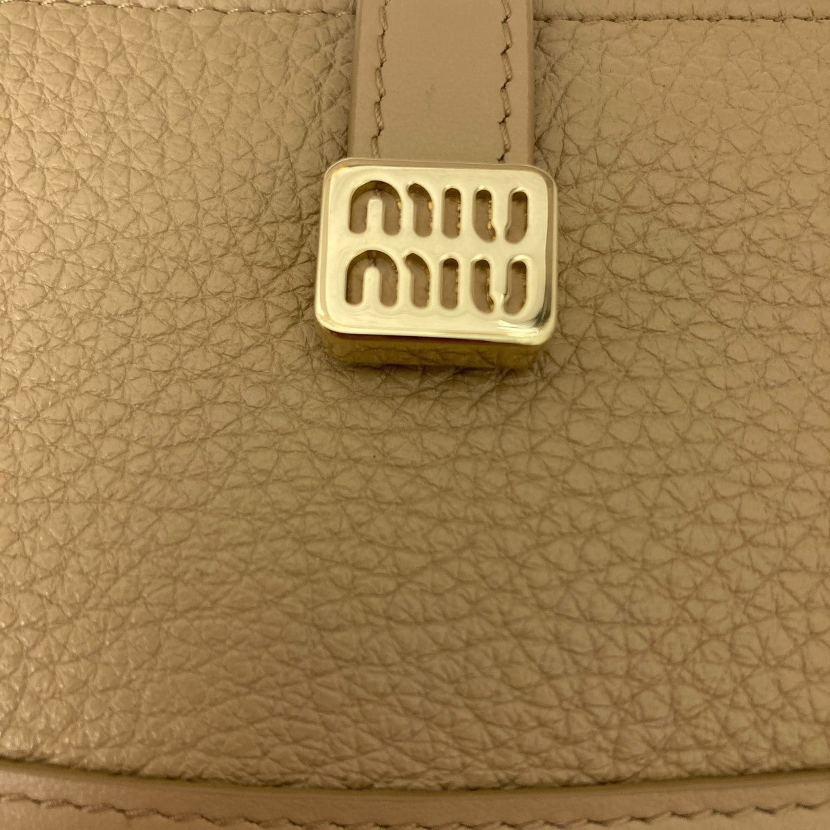 MIU MIU 2つ折り財布 古着・中古-6枚目のアイテム画像