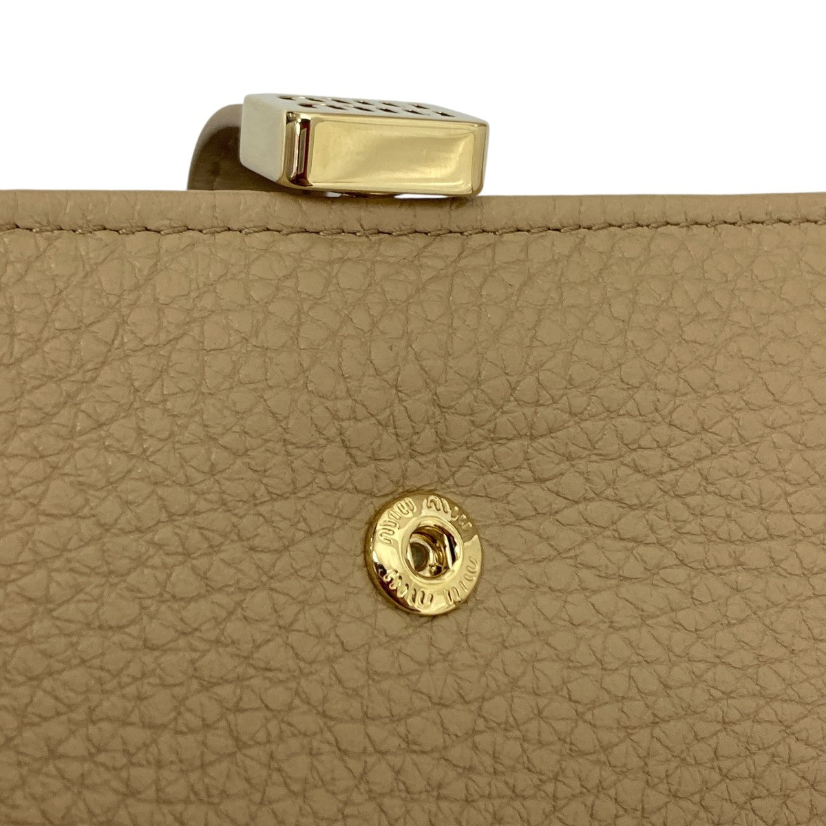MIU MIU 2つ折り財布 古着・中古-7枚目のアイテム画像