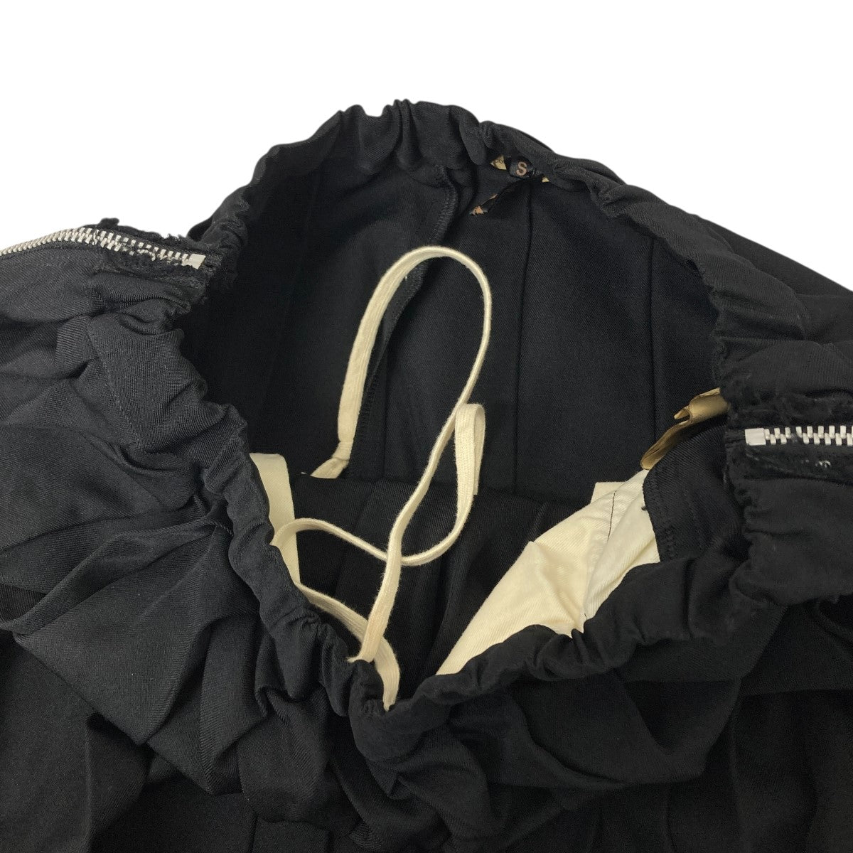 BLACK COMME des GARCONS ポリエステル縮絨ドローストリング サイドジップ プリーツスカート 古着・中古-4枚目のアイテム画像