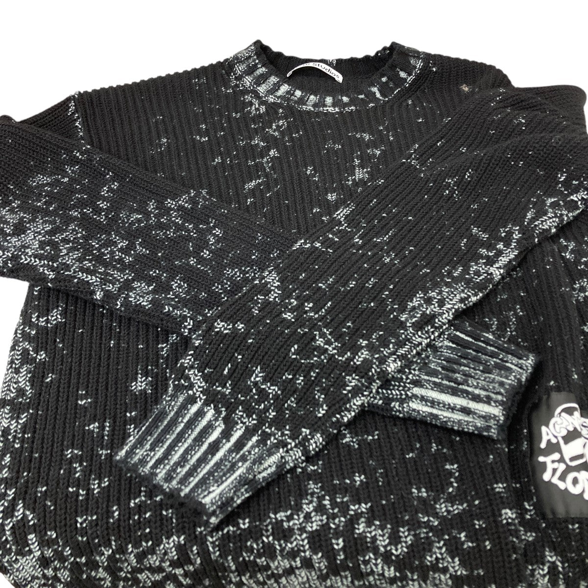 ACNE STUDIOS(アクネストゥディオズ) Crew neck jumper ロゴパッチ