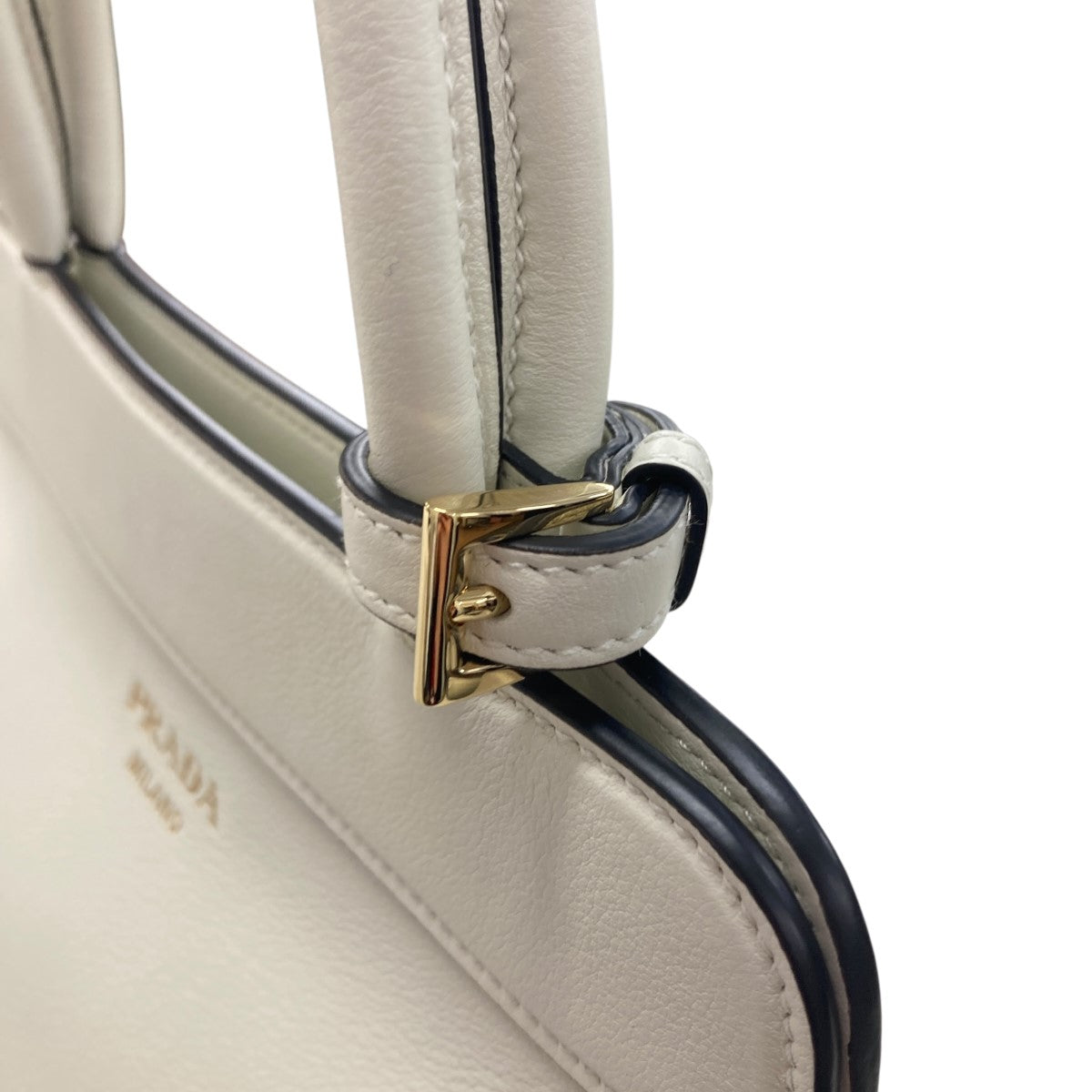 PRADA ソフトグレインレザーハンドバッグ 古着・中古-5枚目のアイテム画像