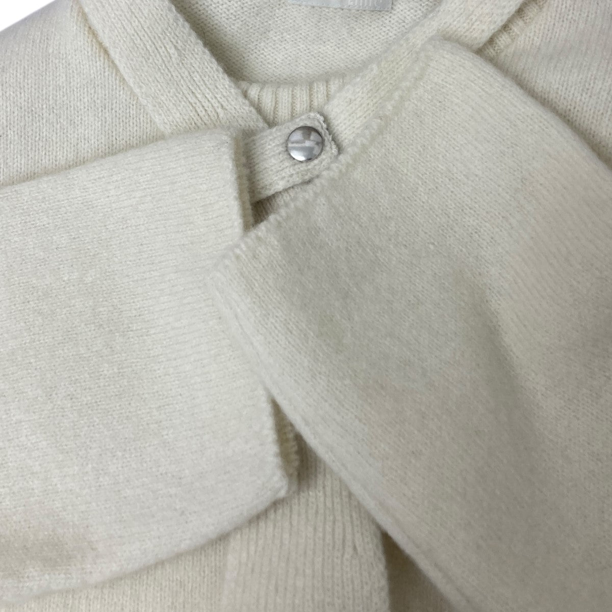 NECKTIE KNIT PO タイ付クルーネックニット