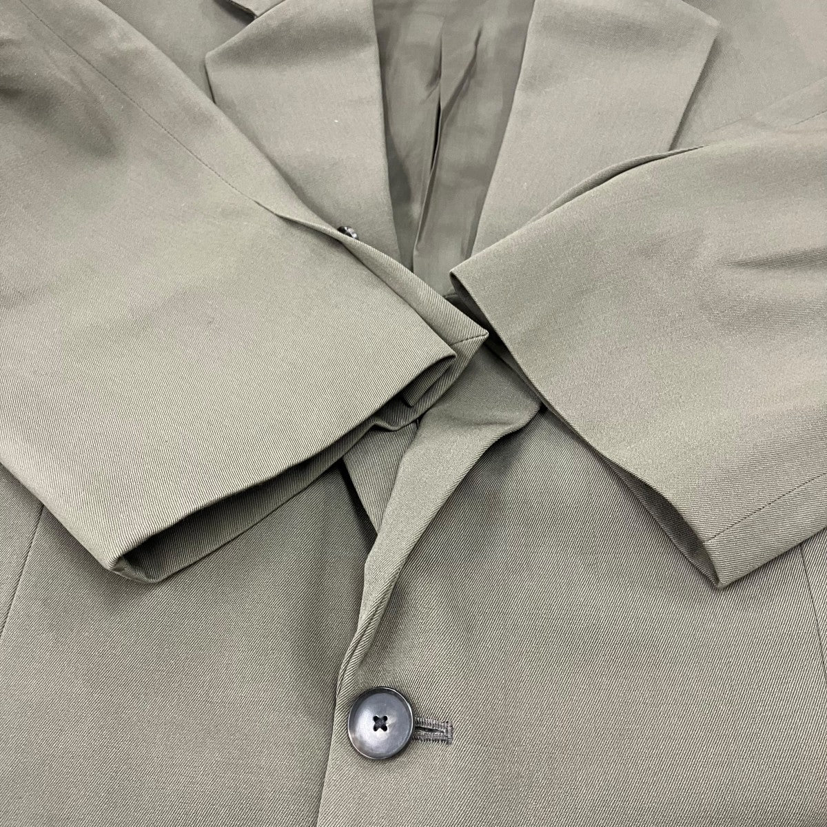 AURALEE LIGHT WOOL MAX GABARDINE JACKET テーラードジャケット 古着・中古-4枚目のアイテム画像