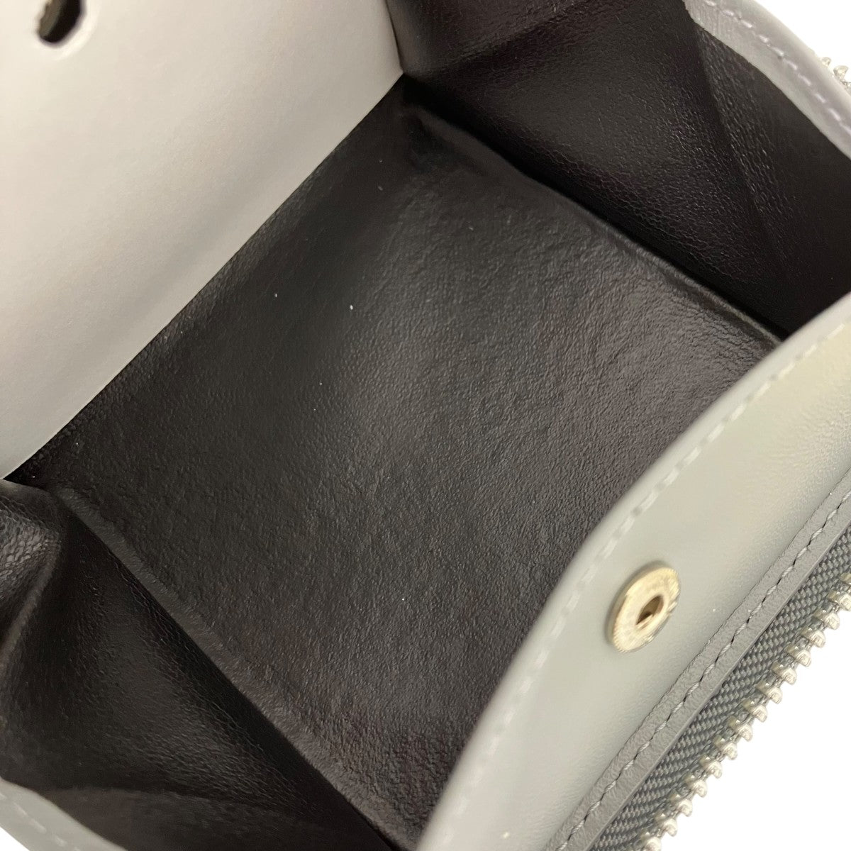 COMME des GARCONS POLKA DOTS PRINTED FULL ZIP AROUND WALLET 2つ折り財布 古着・中古-4枚目のアイテム画像