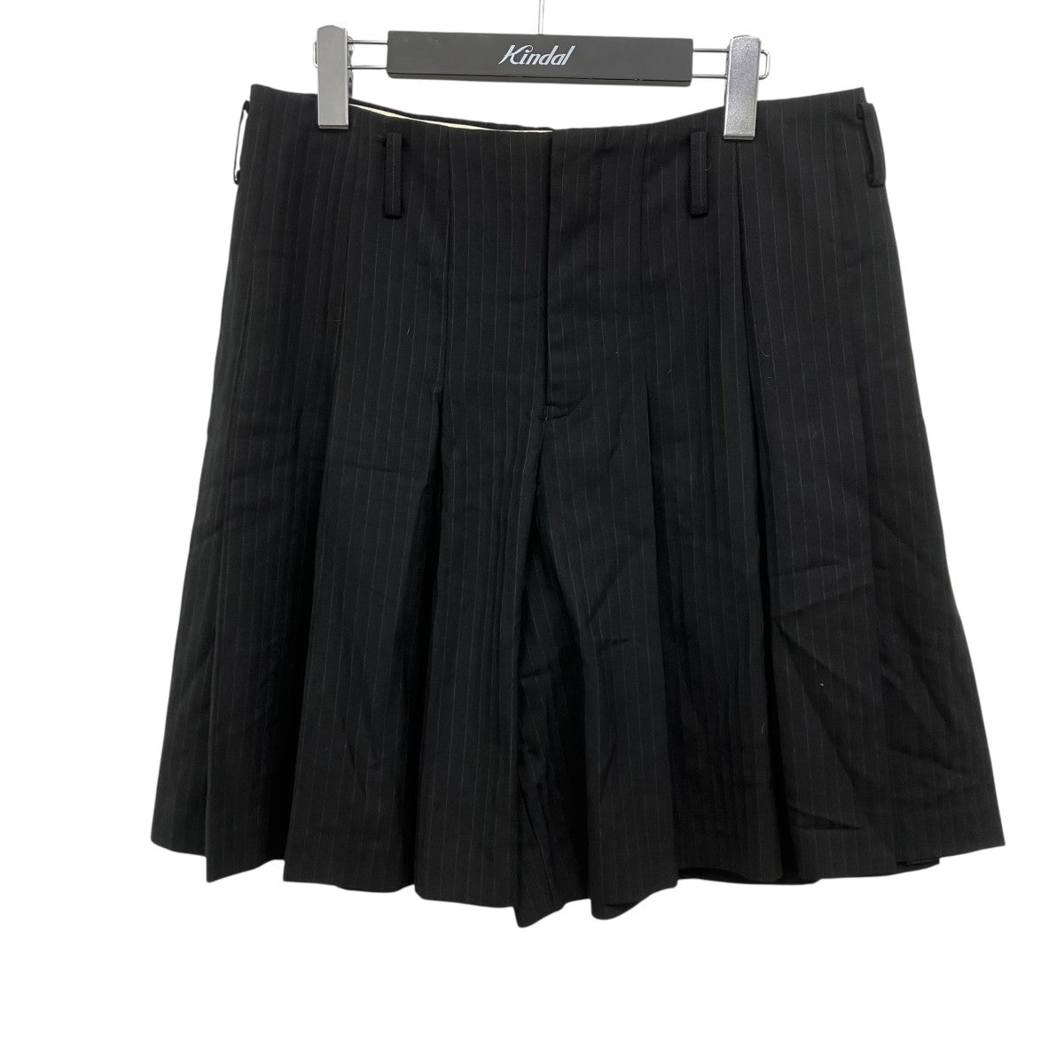 プリーツショートパンツ