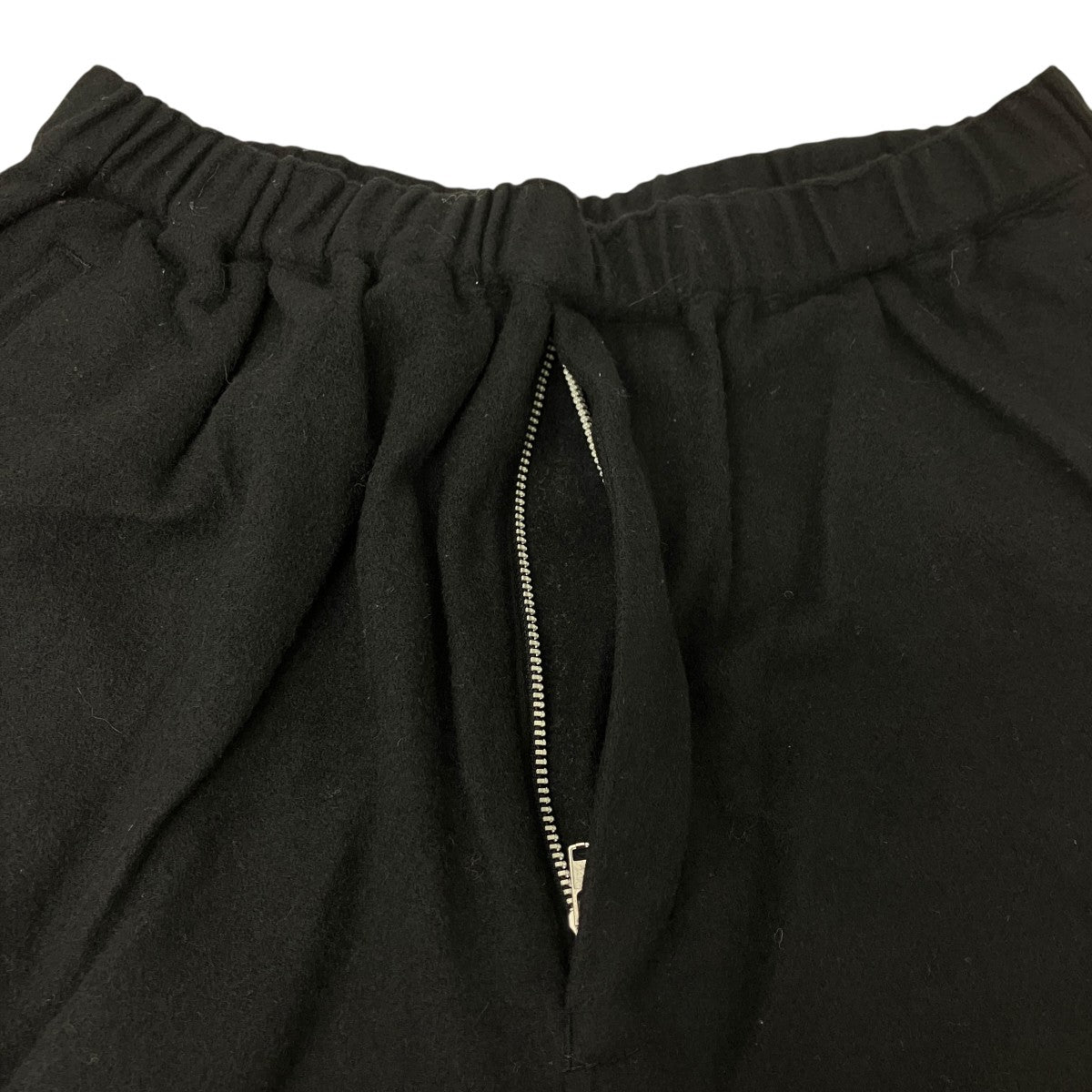 ウールテーパードパンツ